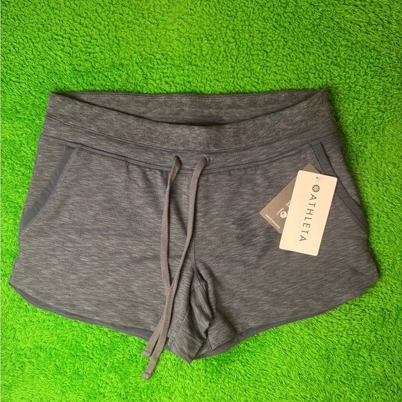 NWT ATHLETA Techie Terry Shortie Short Size Small - Picture 2 of 7